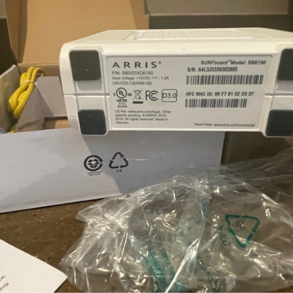 ARRIS SURFboard SB6190 DOCSIS 3.0 Cable Modem  (WHITE) - Picture 4 of 4